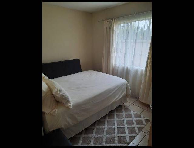 2 BEDROOM PROPERTY TO RENT IN DIE HOEWES